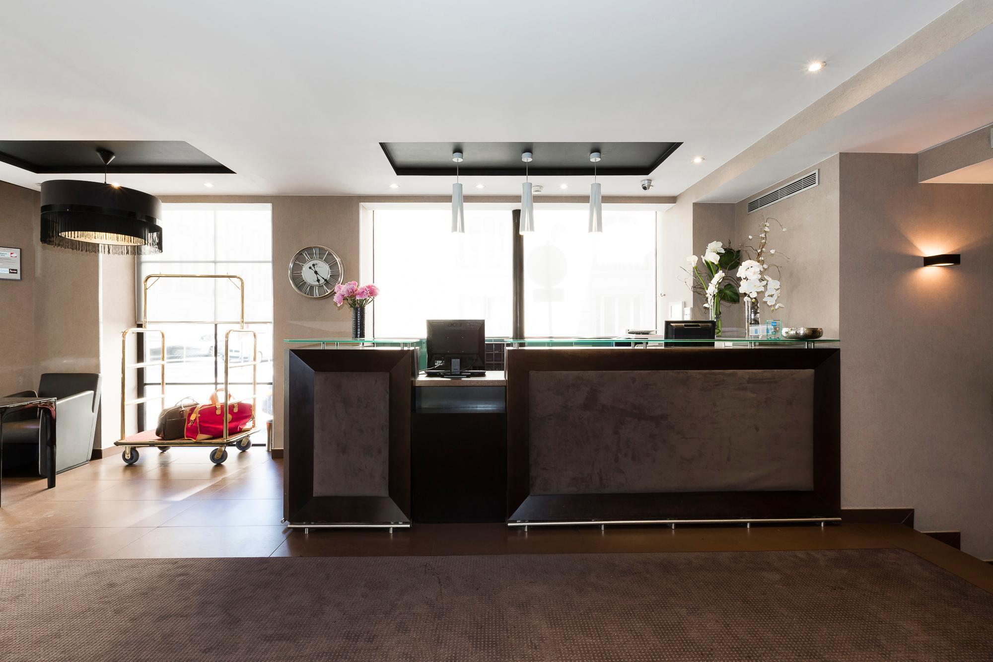 Hotel Elysees Bassano Paryż Zewnętrze zdjęcie