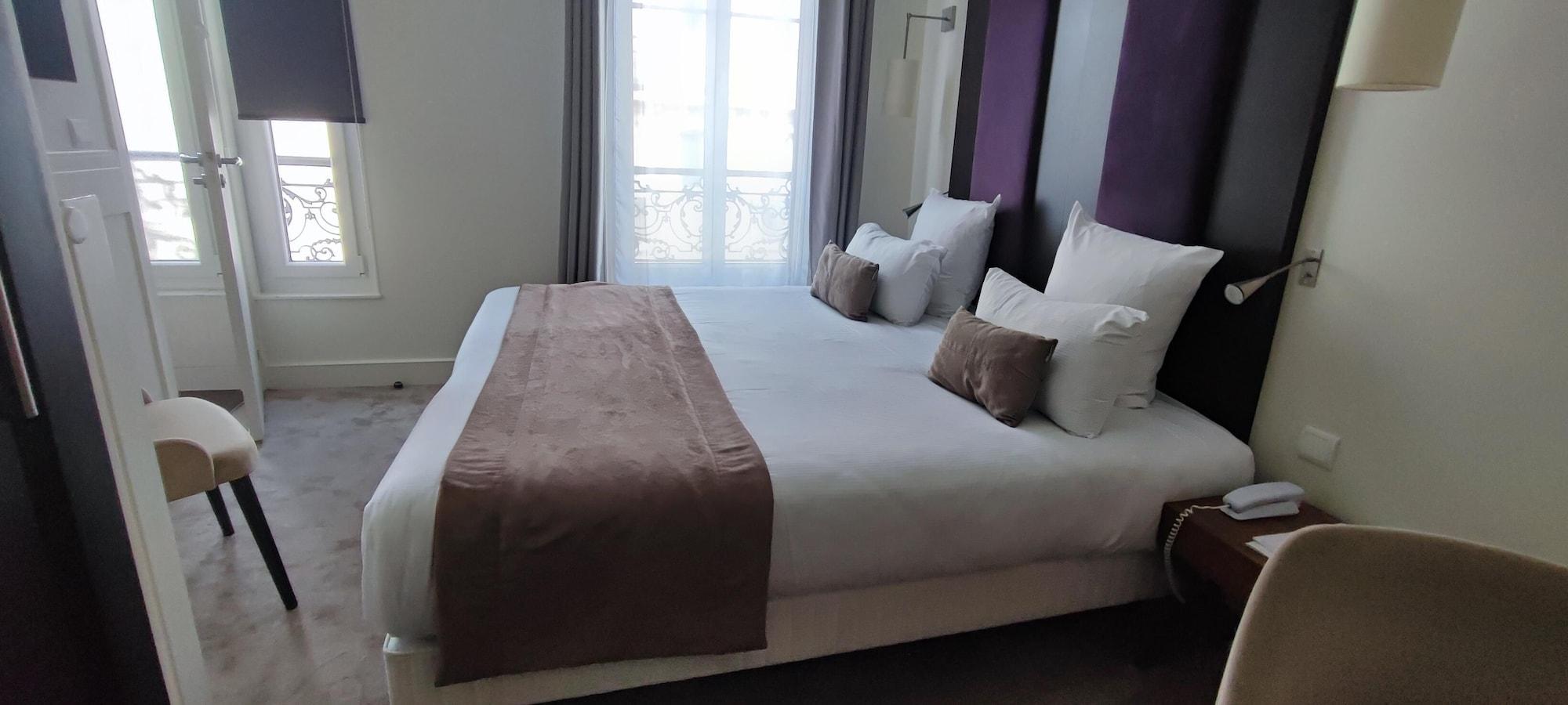 Hotel Elysees Bassano Paryż Zewnętrze zdjęcie